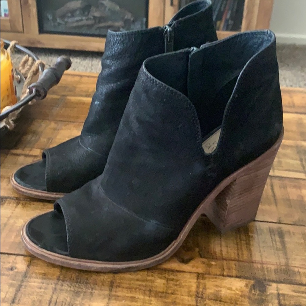 Vince Camuto Booties